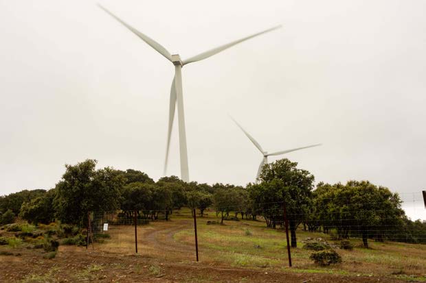 Aerogeneradores del parque eólico merenge | Plasencia